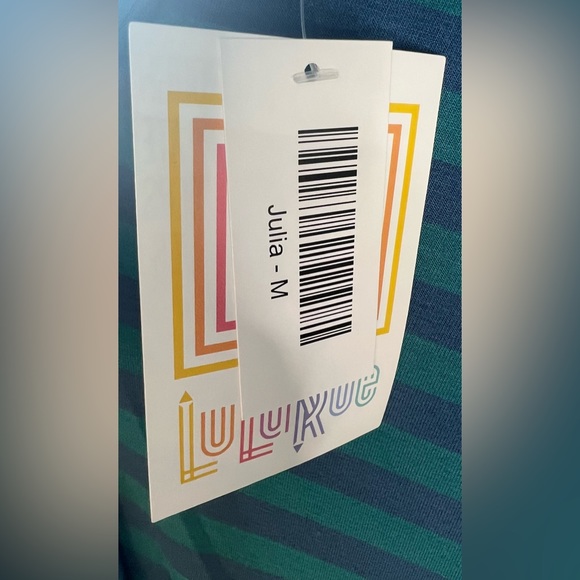 ✨3 for $10✨ NWT LuLaRoe Julia M - Picture 7 of 7